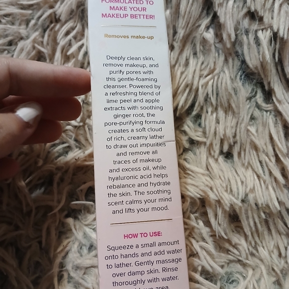Too Faced Hangover Pore Purifying Cleanser - Picture 3 of 6